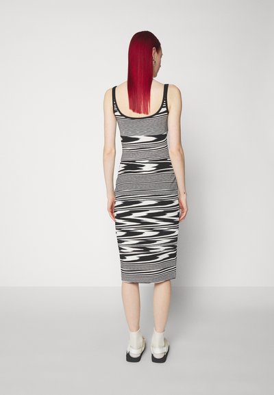 Missoni LONG DRESS - Φόρεμα-πουλόβερ - black and white space dye