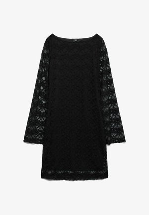 Černé krajkové šaty s dlouhými průsvitnými rukávy, zdobené květinovými vzory, kulatým výstřihem a mírně volným střihem, s detailním vlnkovaným okrajem na spodním lemu.