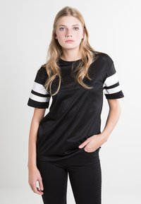 Urban Classics - STRIPE  - T-shirt print - black white Miniatuurafbeelding 1