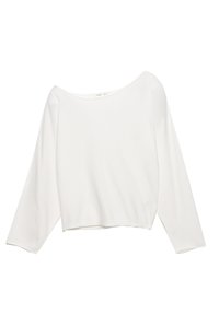 Biele tričko s dlhými rukávmi, okrúhlym výstrihom, skrátenou dĺžkou a jemnou textúrou látky. Žiadne viditeľné vzory ani doplnky. Jednoduchý a ľahký dizajn.