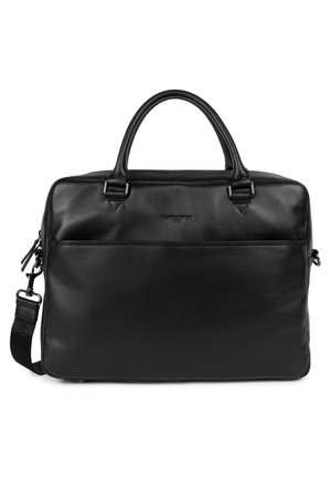 Sac fourre-tout en cuir noir avec double poignée supérieure, sangle ajustable, poche zippée à l'avant et texture lisse. Design minimaliste sans motifs visibles.