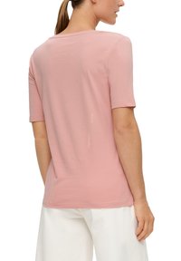 s.Oliver STRETCH - T-Shirt print - pfirsich