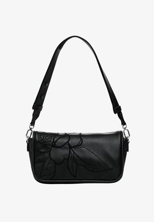 Musta nahkainen olkalaukku, jossa on kirjailtu kukkakuvio, säädettävä hihna ja hopeiset yksityiskohdat. Sileä pinta ja muotoiltu rakenne.
