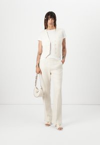 Guess THEOLINE PERFECT VEST - Waistcoat - cream white