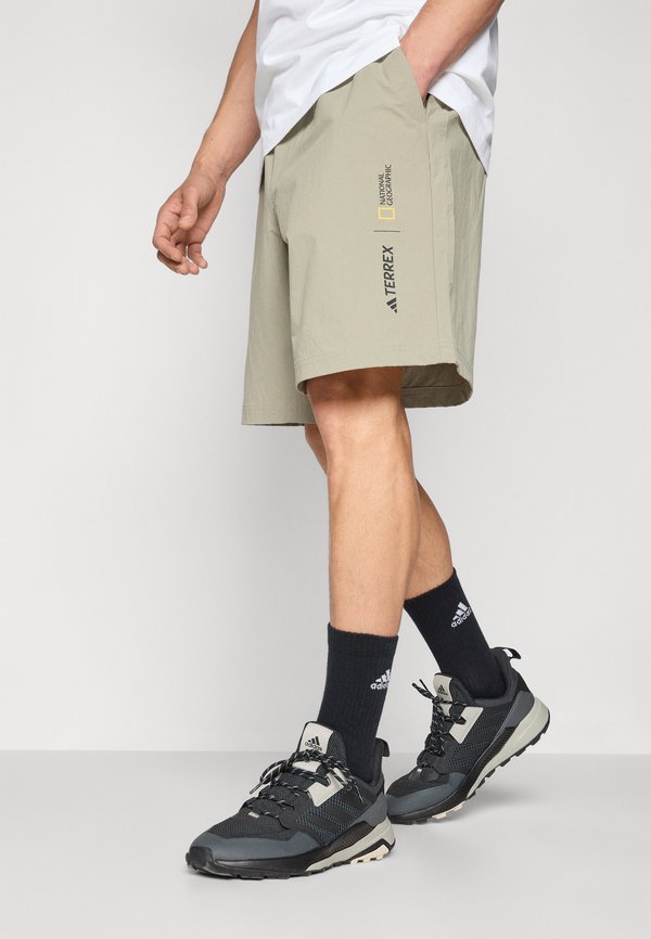 Outdoor shorts - putty beige2