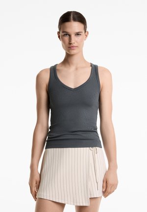 SOFT TOUCH SLEEVELESS V-NECK - Top - grey