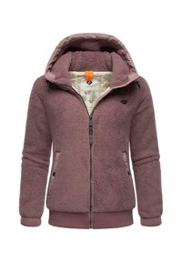 Veste zippée en fausse fourrure mauve avec capuche, présentant des poches latérales, des poignets côtelés et un accent orange dans la zone du cou.
