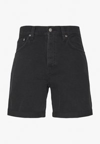 Svarta jeansshorts med klassisk femfickdesign, knäppning framtill och rak passform, med en lätt urtvättad struktur.
