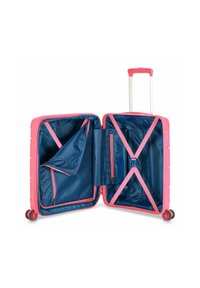 Valigia rigida rosa con interno blu. Presenta più scomparti, tra cui tasche in rete e con zip, e una maniglia retrattile.