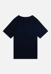 Mørkeblå t-skjorte, korte ermer, rund hals, laget av bomull, jevn tekstur, ensfarget design uten mønstre eller detaljer.