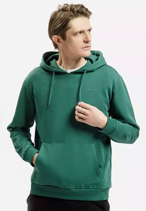 Zielona bluza z kapturem, wykonana z miękkiego materiału, z kieszenią kangurką, regulowanym kapturem na sznurku oraz małym logo na piersi.