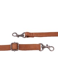 Guinzaglio per cane in pelle color nocciola con una texture liscia, dotato di ganci a scatto in metallo e un anello quadrato in metallo per la regolazione. Le estremità sono cucite.