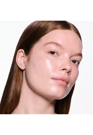 Classificação 1: MAC - SKINFINISH LIGHTSTRUCK LIQUID HIGHLIGHTER - Marcador fluorescente