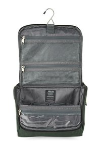 Organizador de baño colgante en tela verde oscuro con múltiples compartimentos de malla y con cremallera. Incluye un gancho giratorio para colgar.