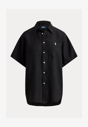 Czarna koszula na krótki rękaw z guzikami, z ostrym kołnierzykiem, białymi guzikami, kieszenią na piersi oraz białym, haftowanym logo Polo Ralph Lauren.