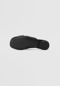 Thumbnail Image 5