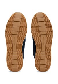 Thumbnail Image 7