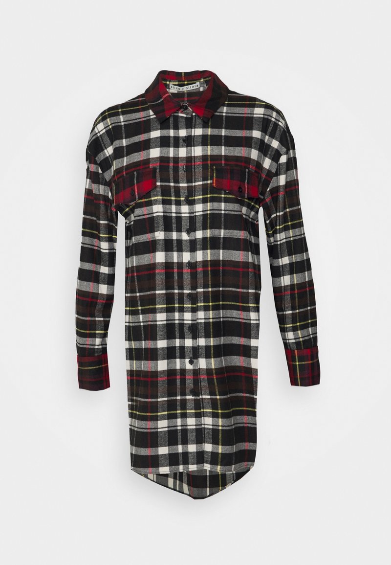 Robe-chemise à manches longues à carreaux noirs, blancs, rouges et jaunes, avec fermeture à boutons sur le devant, deux poches poitrine et un col pointu.