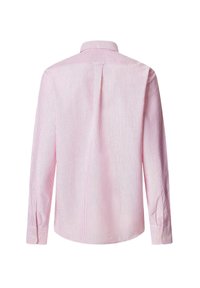 Chemise à rayures rouges et blanches avec des manches longues, des poignets boutonnés et un col. Présente un détail de pli au dos pour un design supplémentaire.