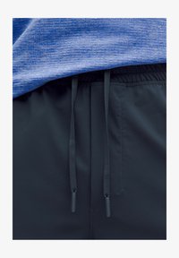 Neselectat, club blue