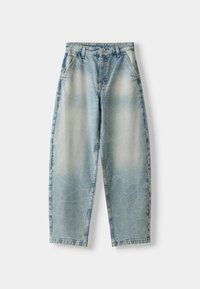 Lichtblauwe denim jeans met een relaxte pasvorm, voorzien van een vervaagde wasbeurt, zichtbare stiksels en een klassieke vijf-pocket ontwerp.