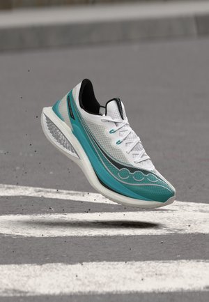 Saucony, ENDORPHIN PRO 5 - Обувки за бягане по асфалт - white/tranquil