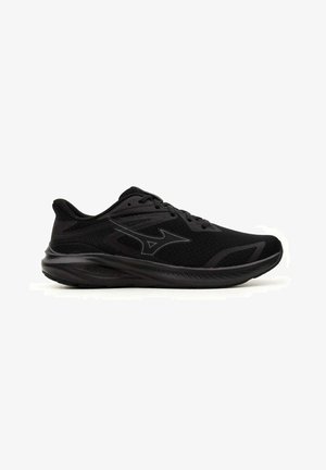 Zapatilla atlética negra hecha de malla y materiales sintéticos; presenta un diseño elegante, parte superior texturizada y una suela acolchada con un branding sutil.