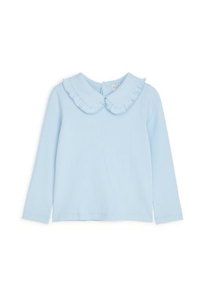 Chemise bébé bleu clair à manches longues avec un col Claudine à volants et une fermeture par boutons dans le dos.
