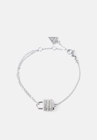 Zilveren kettingarmband met een hangslotontwerp, versierd met drie rijen heldere strassstenen. Beveiligd met een karabijnsluiting en verstelbare lengte.