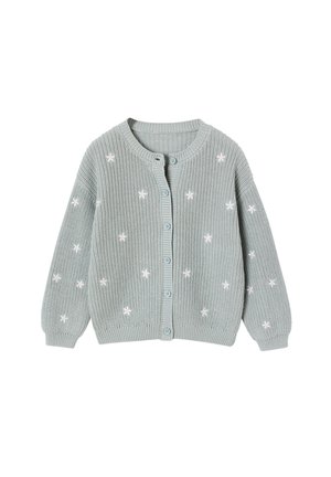 Hellgrauer gestrickter Knopf-Cardigan mit langen Ärmeln und kleinen weißen gestickten Sternmustern, verteilt auf Vorderseite und Ärmeln.