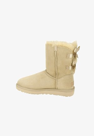 UGG BAILEY BOW II - Snowboot/Winterstiefel - mustard seed
