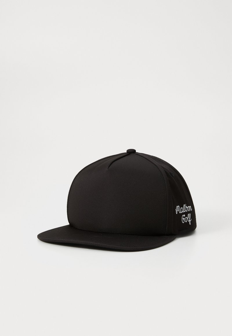 Svart caps med flat brem, strukturert design og brodert "Malbon Golf"-logo. Laget av glatt stoff med sømløs finish.