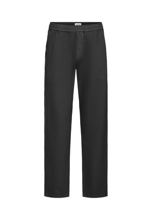 Czarne spodnie z prostymi nogawkami i elastycznym pasem, z bocznymi kieszeniami, z metką "Solid" z tyłu pasa, pokazane na białym tle.