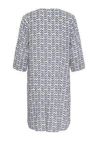 Valge kleit mereväe sinise siksakmustriga, millel on küünarvarre pikkused varrukad ja sirge, põlveni ulatuv lõige.