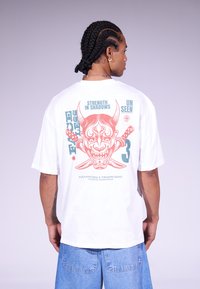 YOURTURN UNISEX - Print T-shirt - white