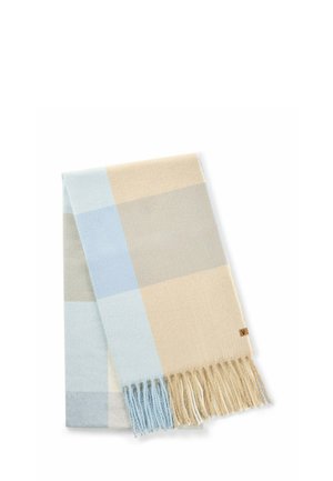 Écharpe en laine pliée avec un motif à carreaux bleu clair, beige et gris et des extrémités à franges sur fond blanc.