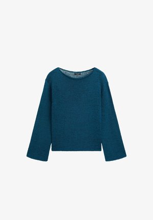 Ciemnozielony sweter dziany z długimi szerokimi rękawami i okrągłym dekoltem, pokazany na płasko na białym tle.