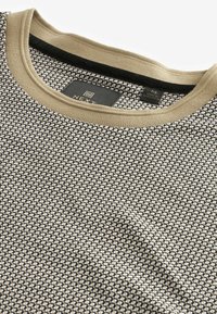 Next GEO PATTERN  - REGULAR FIT - Tričko s potlačou - neutral