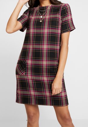 Vapaa-ajan mekko - red