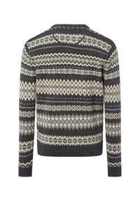 Strickpullover mit rundem Halsausschnitt, langen Ärmeln und einem mehrfarbigen Muster in Dunkelgrau, Grün und Elfenbein mit Rauten- und Wellenmotiven.