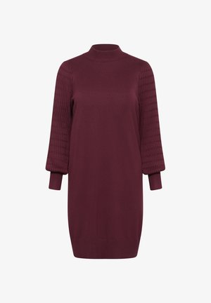 Abito borgogna con collo alto, maniche a tre quarti, texture a coste sulle maniche, corpo liscio e orlo aderente.