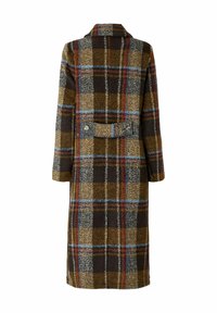 Abrigo de lana de cuadros en tonos terrosos de marrón, naranja, gris y azul; presenta un respaldo con cinturón, mangas largas y cuello con solapa.