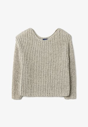 Maglione beige lavorato a maglia grossa con maniche lunghe e scollo rotondo, disteso su uno sfondo bianco.