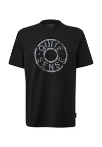 Czarny bawełniany t-shirt z okrągłym, postarzanym szarym nadrukiem z napisem "QUITE SENSE" na środku. Krótkie rękawy i okrągły dekolt.