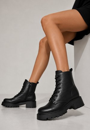 Day Vine, DAY VINE STIEFELETTEN STIEFELETTEN - Bottines à plateau - schwarz