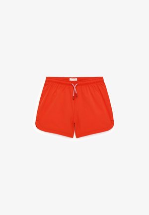 Costume da bagno rosso acceso con fascia elastica in vita e coulisse bianca, tessuto liscio, progettato per un uso casual o sportivo.