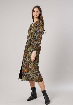 DEELUXE, DEELUXE ORIGINAL KLEID PHELOA - Robe chemise - khaki