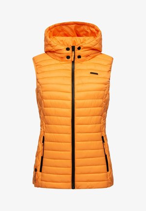 Veste sans manches matelassée orange avec capuche, fermeture éclair verticale noire et poches latérales zippées, conçue pour une utilisation en extérieur.