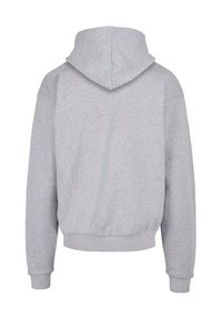Felpa grigia con tasca a marsupio, polsini e orlo a costine. Presenta un design semplice e un cappuccio con cordino per una vestibilità regolabile.