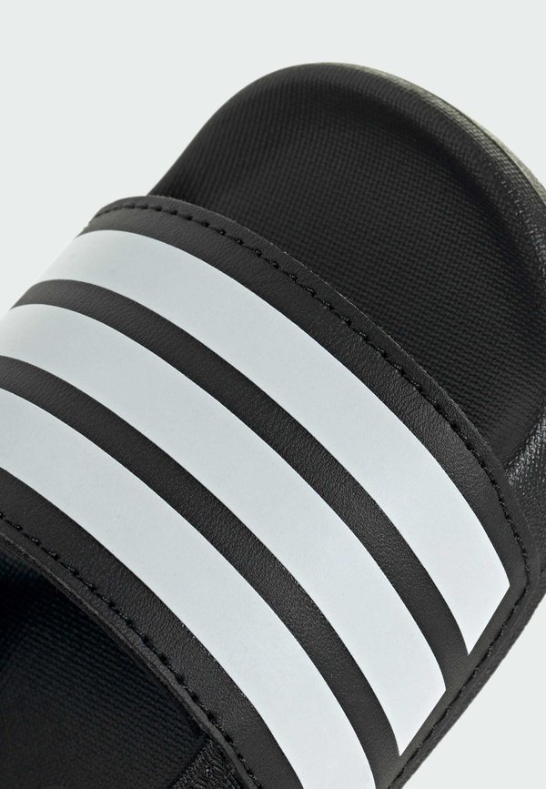 ADILETTE ESTRAP KIDS – Badesandale